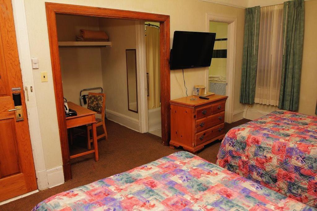 Inn At Lincoln Park Chicago Room photo